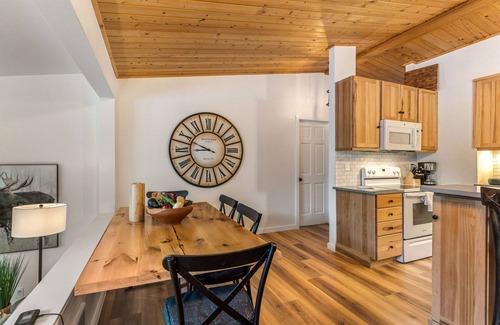 Sagle House | Wooded Getaway 30 Mins. Near Schweitzer w/Hot Tub