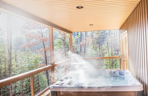Bryson City House | Wooded Seclusion-1 mile from Smoky Mtn National Park and Smoky Mtn Railway