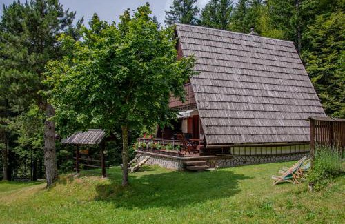 Jesenice House | Wooden Cottage