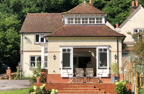 Holmbury St Mary Cottage | WOODHILL COTTAGE, family friendly, with open fire in Holmbury St Mary