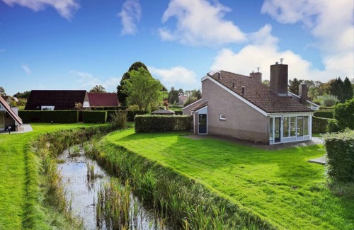 Zwiggelte House | Woodjay I Holiday Home with Lovely Garden