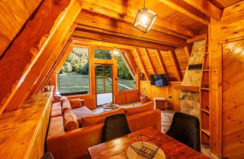 Savnik Ski Chalet | Woodland Brezna