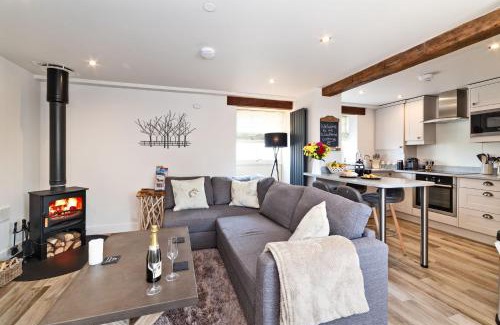 Axton House | Woodland Cottage
