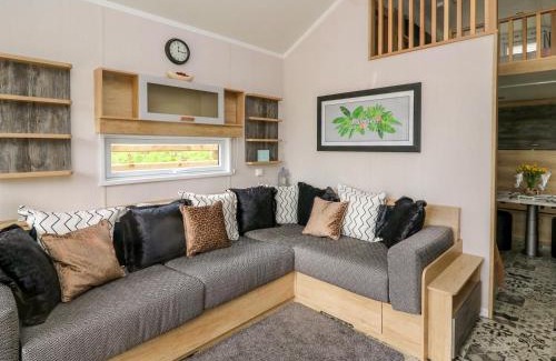 Llandrindod Wells House | Woodland Escape