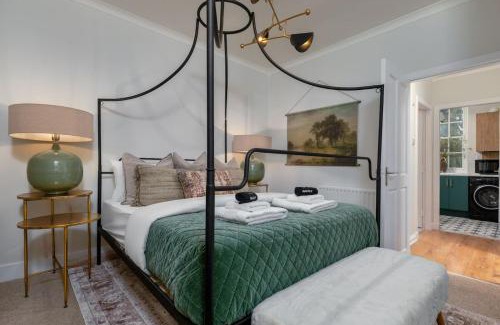 Dalavich Apartment | Woodland Hideaway Near Stirling