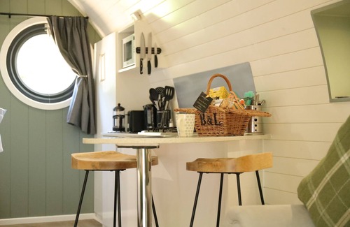 Aldborough Apartment | Woodland Retreat (Deer's Glade)