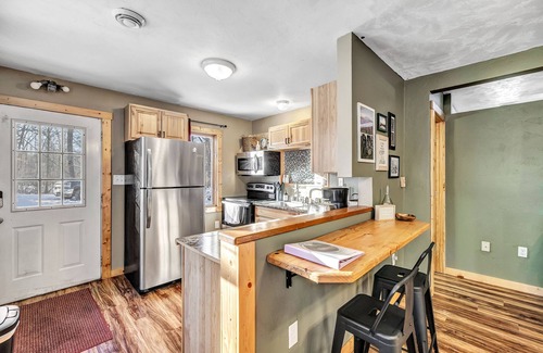 Crivitz Cabin | Woodland Retreat I Pet Friendly I Mins to Town
