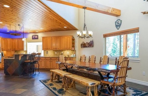 Blanchard Ski Chalet | Woodland retreat: spa room, nature!