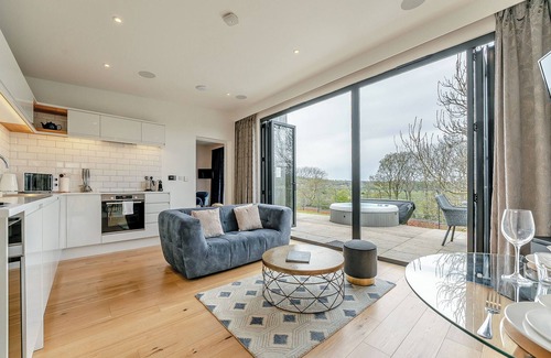 Lewes Ski Chalet | Woodland View Retreat