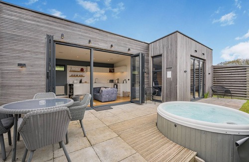 Lewes Ski Chalet | Woodland View Retreat