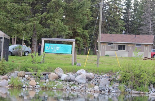 Chilanko Forks Apartment | Woodlands Fishin Resort - Loon Retreat # 1