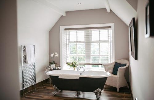 Healey Lane Hotel | Woodlands Hotel