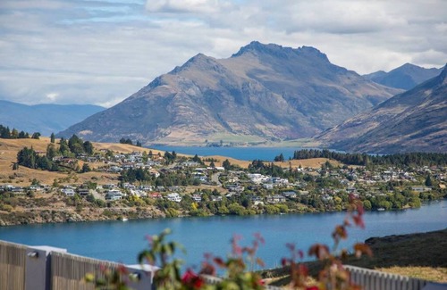 Queenstown House | Woodlands on the Hill