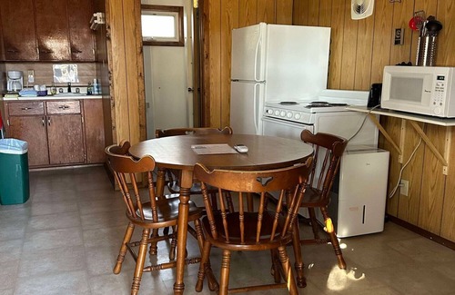 Alma Cabin | Woodlands Retreat next to the Mississippi River