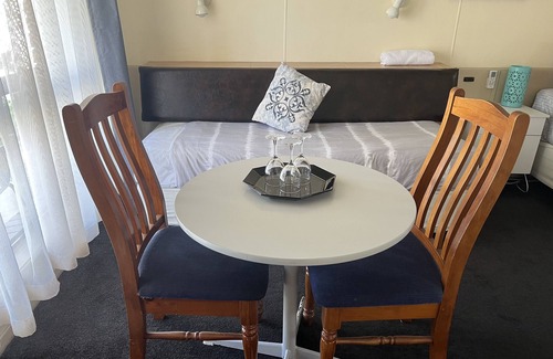 Warrenheip Hotel | Woodmans Hill Motel