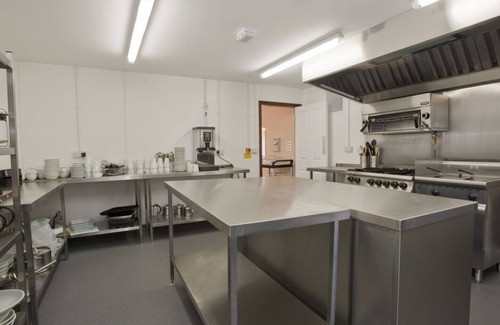 Sculthorpe House | Woodpecker Barn, Sleeps 8 (4 Bedrooms)