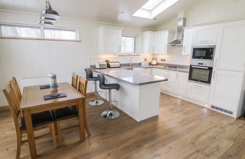 Gargrave Cottage | WOODPECKER LODGE, family friendly, luxury holiday cottage in Gargrave