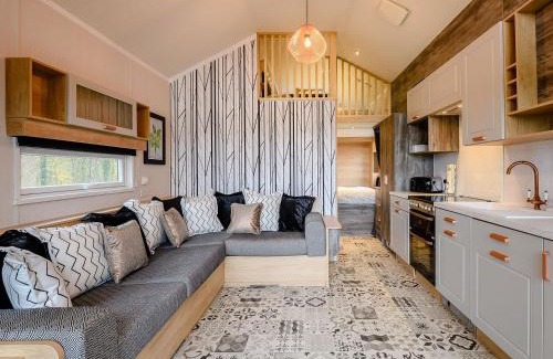 Alderbury House | Woodpecker Lodge-Ukc5156