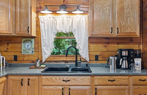 Kabletown Cabin | Woodpecker Woods - Cozy Log Cabin w/Hot Tub!