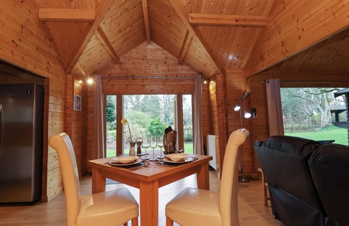 Willand Cottage | WOODPECKERS, character holiday cottage, with hot tub in Willand