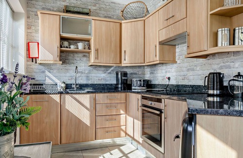East Grinstead Cottage | Woodpeckers Cottage - One bedroom luxurious and Contemporary rural retreat