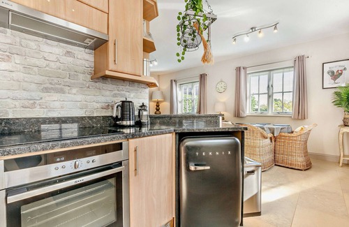 East Grinstead Cottage | Woodpeckers Cottage - One bedroom luxurious and Contemporary rural retreat