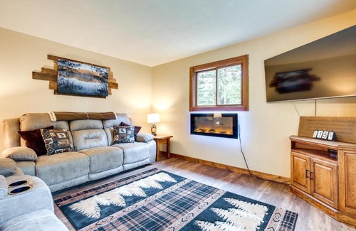 Woodruff House | Woodruff Home with Lake Access and Pier, Near Town!