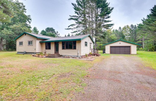 Woodruff House | Woodruff Home with Lake Access and Pier, Near Town!