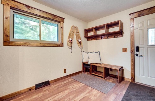 Woodruff House | Woodruff Home with Lake Access and Pier, Near Town!
