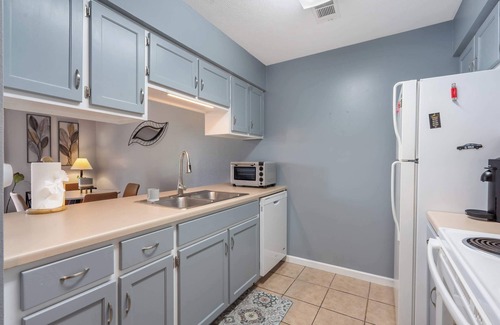 Table Rock Condo | Woods Golf Getaway: Escape for 2