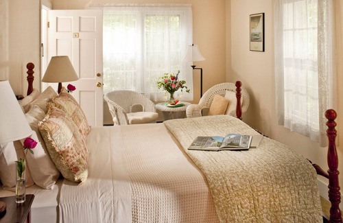 Falmouth House | Woods Hole Passage Inn