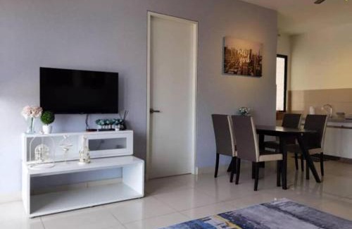 Nyiur Apartment | WOODSBURY PREMIER LUXURY SUITE 2B2R 2MIN SUNWAY