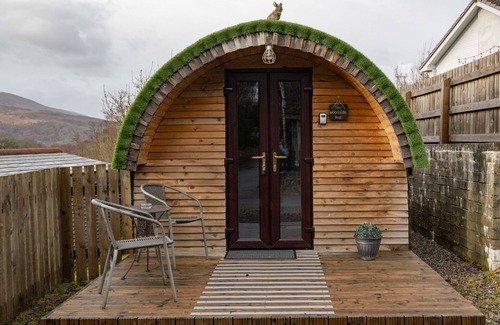 Corpach Ski Chalet | Woodside Pod - a garden pod that sleeps 2 guests in 1 bedroom