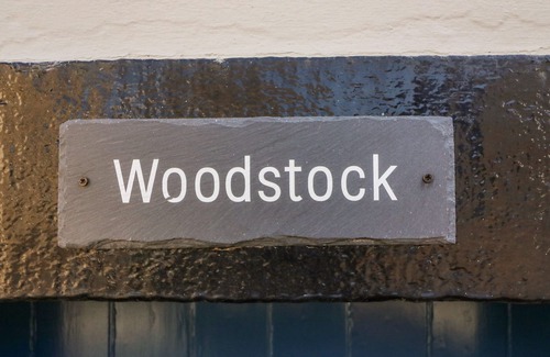 Giggleswick Cottage | WOODSTOCK COTTAGE, pet friendly, character holiday cottage in Settle