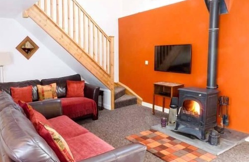 Grenofen Cottage | WOODSTONE BARN, pet friendly, character holiday cottage in Tavistock