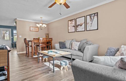 Athens House | Woodstone Retreat Condo right next to UGA golf course!