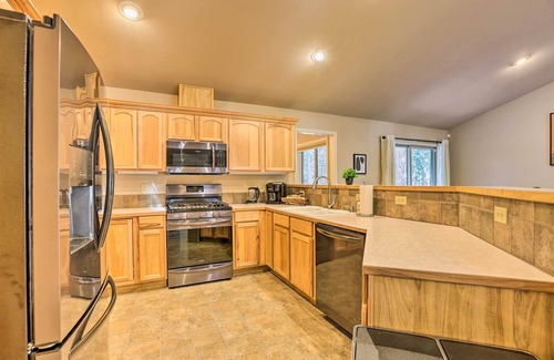 Three Rivers House | Woodsy Bend Vacation Rental - Pet Friendly!