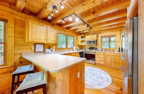 Mountain Vista Cabin | Woodsy cabin with hot tub, gas fireplace, firepit, balcony & gas grill