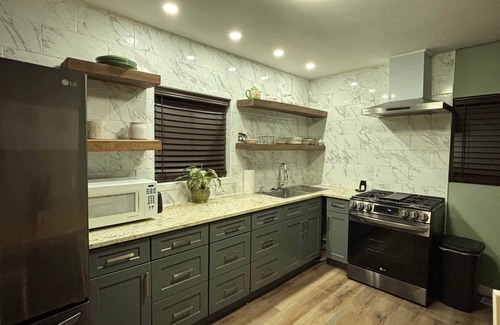 Dahlonega Villa | Woodward Villa A - Steps to Downtown Dahlonega