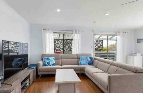 Cape Woolamai House | Wooli Waves by Ready Set Stay - BYO LINEN & TOWELS