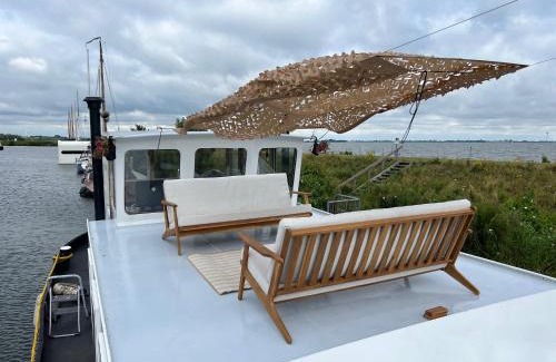 Andijk Boat Rental | WoonBoten Anna