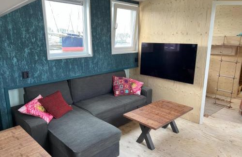 Andijk Boat Rental | WoonBoten Anna