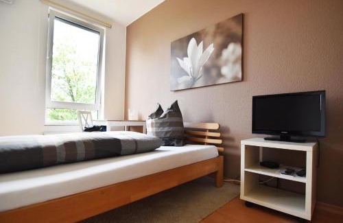 Chorweiler Apartment | Work and Stay Apartment Cologne- Fühlinger See