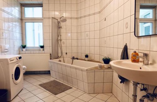Bernburg Apartment | Work & Stay mit Wasserblick