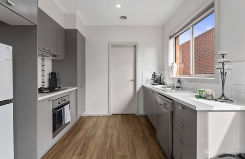 Brown Hill Apartment | Work & Unwind in Comfort: Ballarat 2 bed Apartment