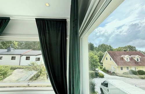 Hisings Backa House | Workers Home - 5 BR - 8 Beds - 2 Bath - All Inc