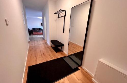Kaiserlei Apartment | Workplace Apt/27inch Screen for 2 or 4/Kitchen