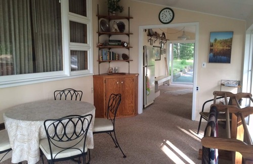 Tomahawk Cottage | World class setting, Cottage on Peninsula surrounded by Lake Nokomis