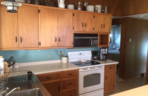Tomahawk Cottage | World class setting, Cottage on Peninsula surrounded by Lake Nokomis