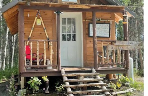 Willow Cabin | World Famous Alaska Little Bear Cabin Talkeetna, Alaska